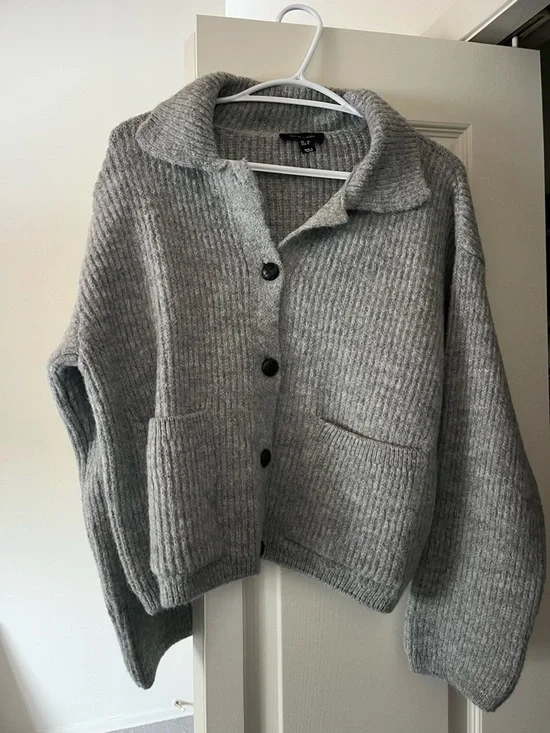 New Look Light Grey Ribbed Button Cardigan - Picture 2 of 4